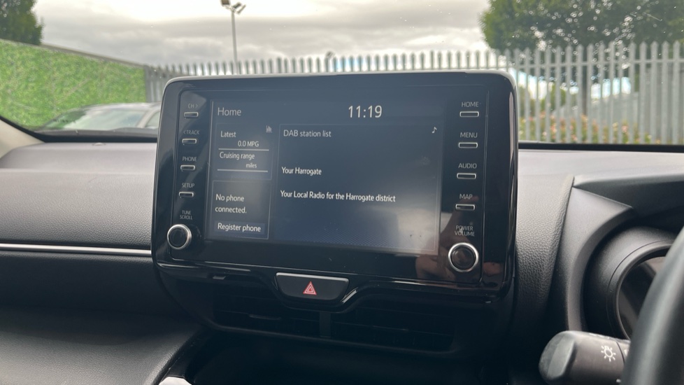 Toyota Yaris Cross 1.5 Hybrid Icon 5dr CVT Hybrid Estate - Image 12