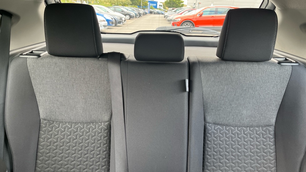 Toyota Yaris Cross 1.5 Hybrid Icon 5dr CVT Hybrid Estate - Image 15