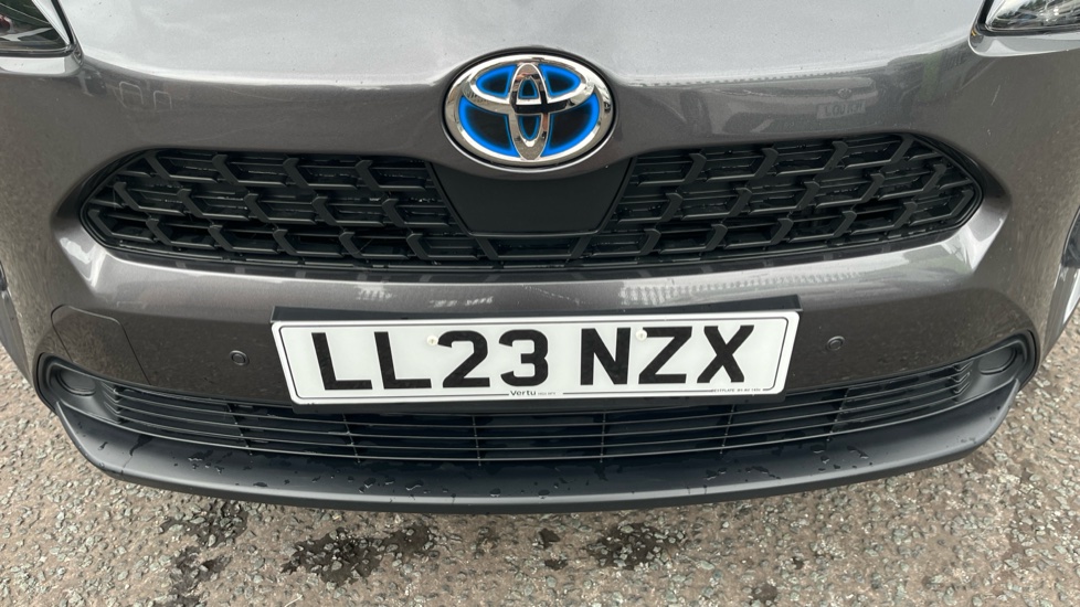 Toyota Yaris Cross 1.5 Hybrid Icon 5dr CVT Hybrid Estate - Image 22