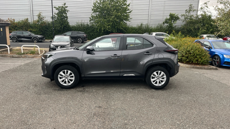 Toyota Yaris Cross 1.5 Hybrid Icon 5dr CVT Hybrid Estate - Image 25