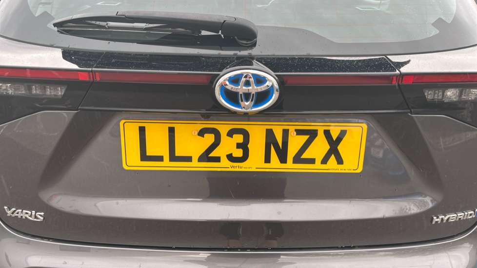Toyota Yaris Cross 1.5 Hybrid Icon 5dr CVT Hybrid Estate - Image 30