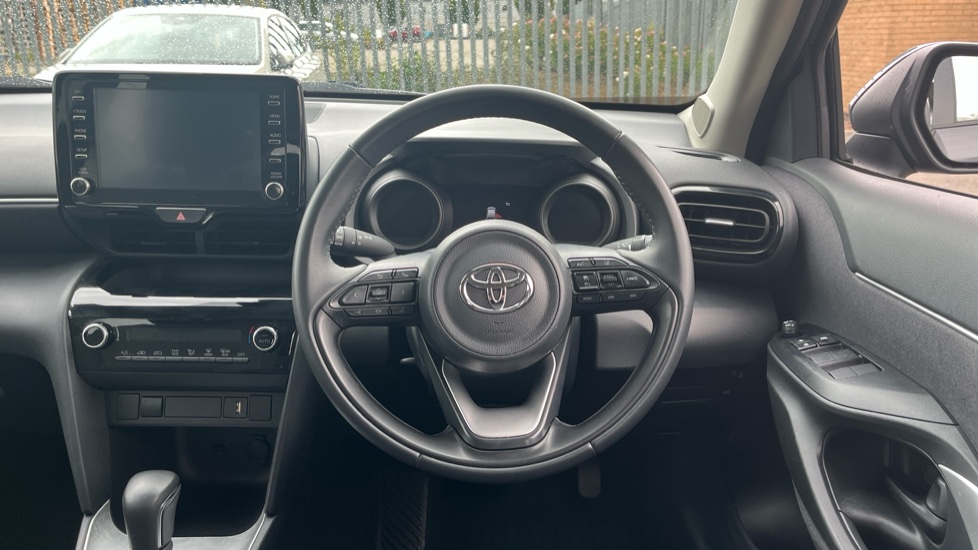 Toyota Yaris Cross 1.5 Hybrid Icon 5dr CVT Hybrid Estate - Image 31