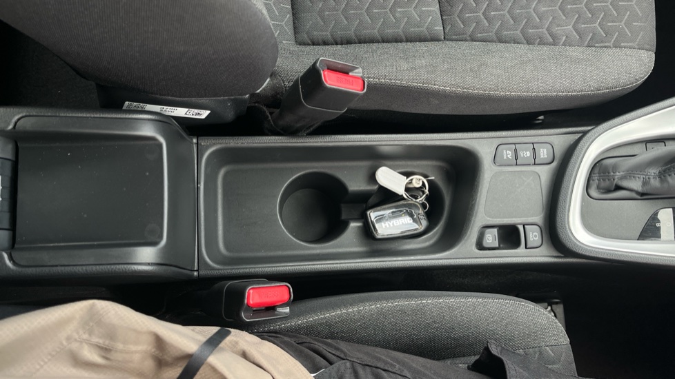 Toyota Yaris Cross 1.5 Hybrid Icon 5dr CVT Hybrid Estate - Image 39