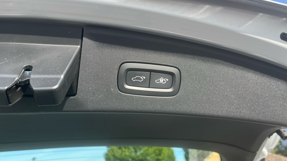 Polestar 2 170kW 69kWh Standard Range Single motor 5dr Auto Electric Hatchback - Image 30