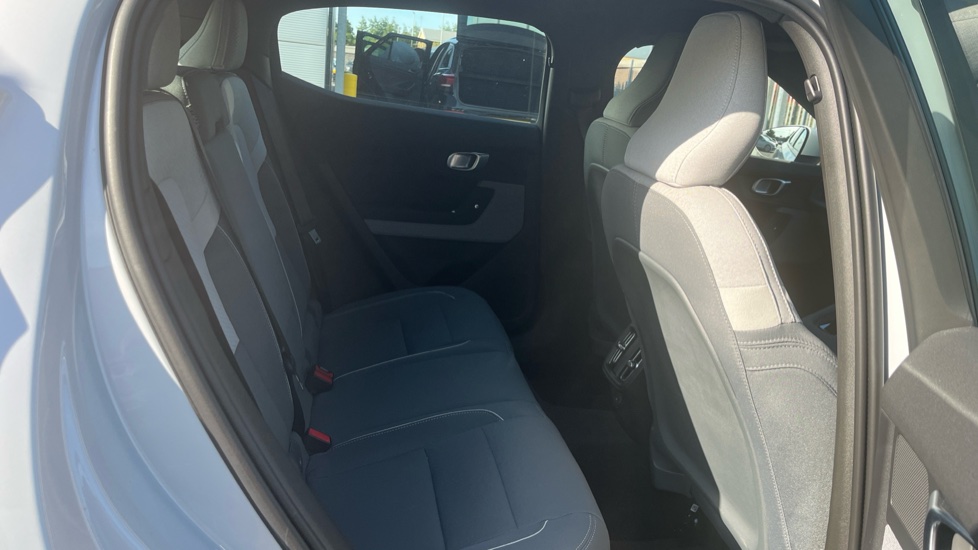 Polestar 2 170kW 69kWh Standard Range Single motor 5dr Auto Electric Hatchback - Image 34