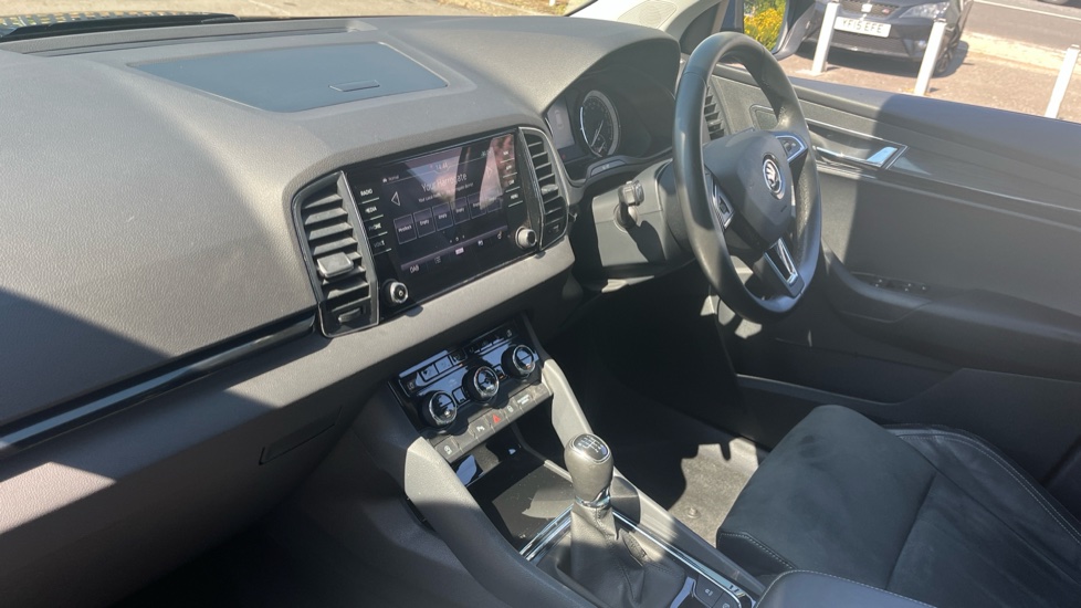 Skoda Karoq 1.5 TSI SE L 5dr Petrol Estate - Image 9