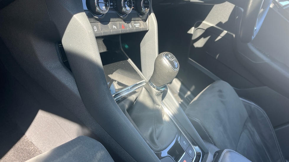 Skoda Karoq 1.5 TSI SE L 5dr Petrol Estate - Image 13