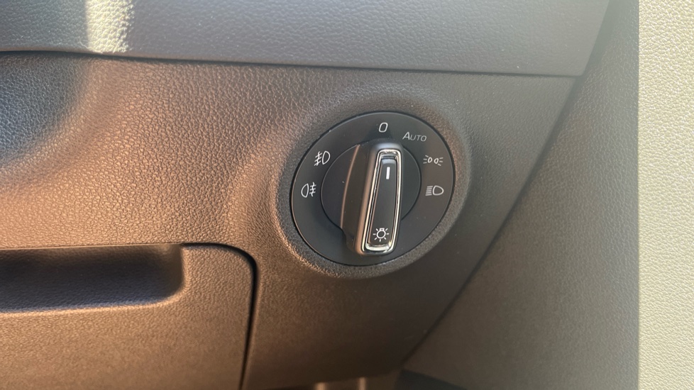 Skoda Karoq 1.5 TSI SE L 5dr Petrol Estate - Image 40