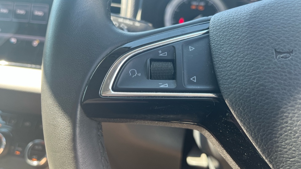 Skoda Karoq 1.5 TSI SE L 5dr Petrol Estate - Image 42