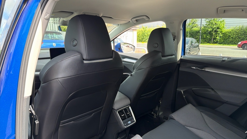 Skoda Enyaq 132kW 60 ecoSuite 62kWh 5dr Auto [120kW] Electric Estate - Image 24