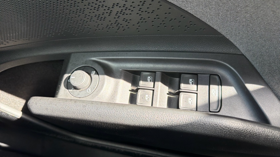 Skoda Enyaq 132kW 60 ecoSuite 62kWh 5dr Auto [120kW] Electric Estate - Image 35