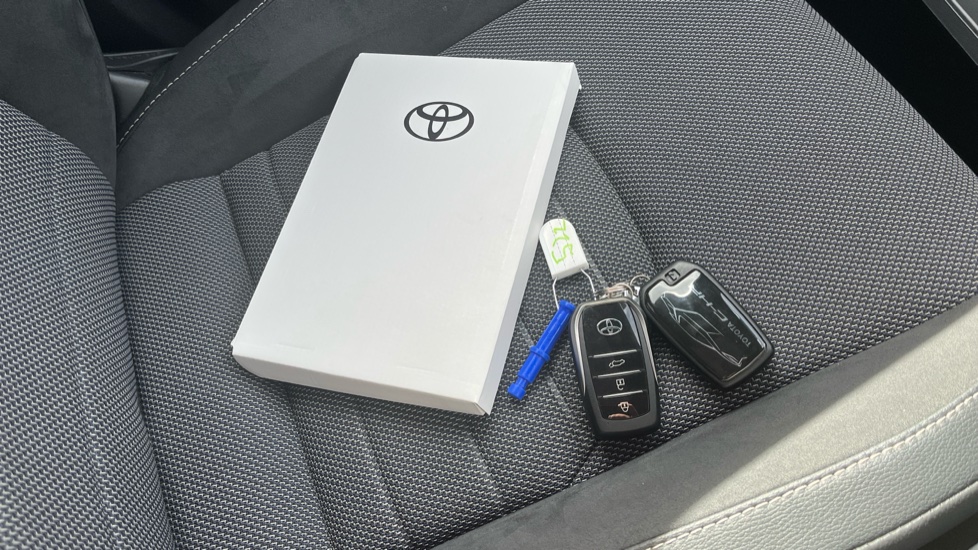 Toyota C-HR 1.8 Hybrid Excel 5dr CVT Hybrid Hatchback - Image 19