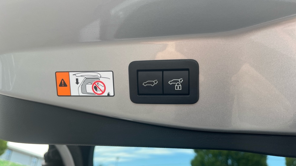 Toyota C-HR 1.8 Hybrid Excel 5dr CVT Hybrid Hatchback - Image 31