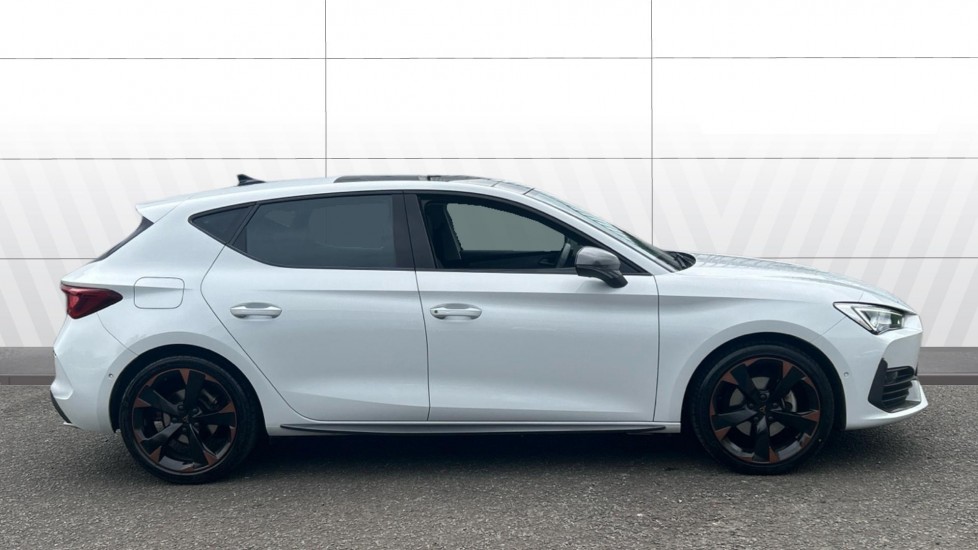 CUPRA Leon 1.5 eTSI V1 Design Edition 5dr DSG Petrol Hatchback - Image 5
