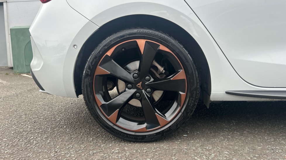 CUPRA Leon 1.5 eTSI V1 Design Edition 5dr DSG Petrol Hatchback - Image 7