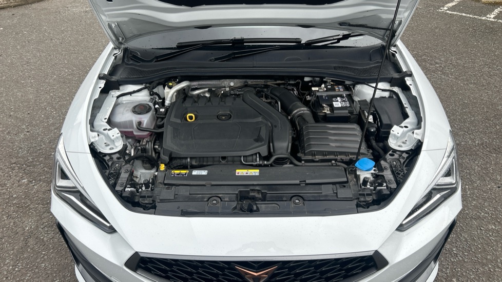 CUPRA Leon 1.5 eTSI V1 Design Edition 5dr DSG Petrol Hatchback - Image 8