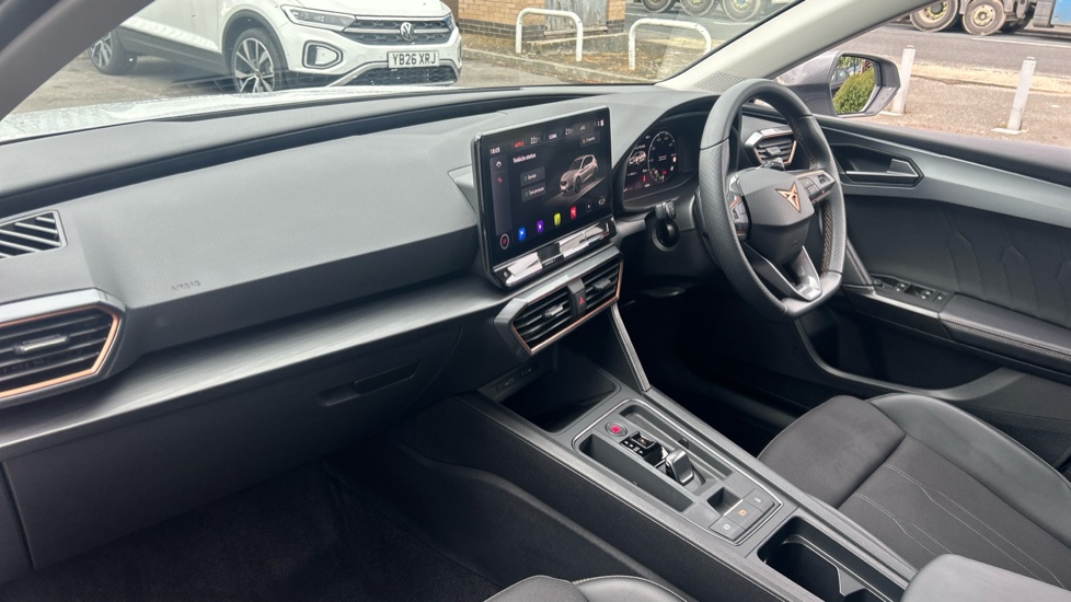 CUPRA Leon 1.5 eTSI V1 Design Edition 5dr DSG Petrol Hatchback - Image 9