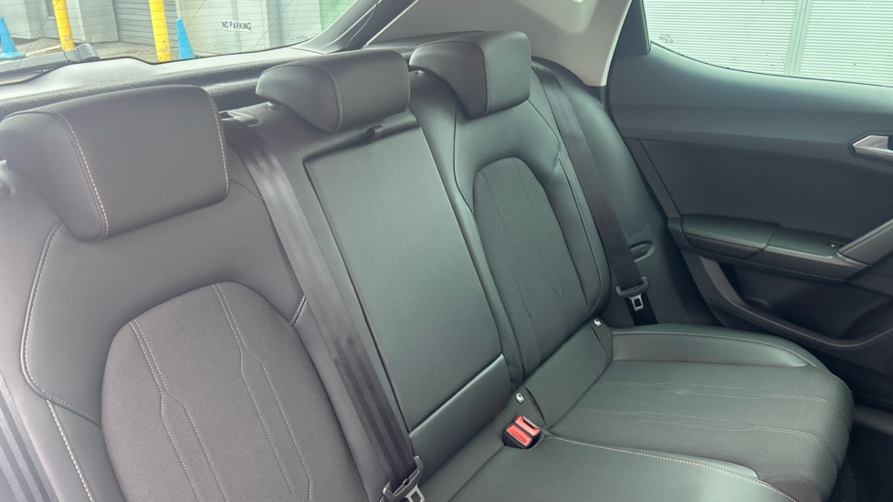 CUPRA Leon 1.5 eTSI V1 Design Edition 5dr DSG Petrol Hatchback - Image 16
