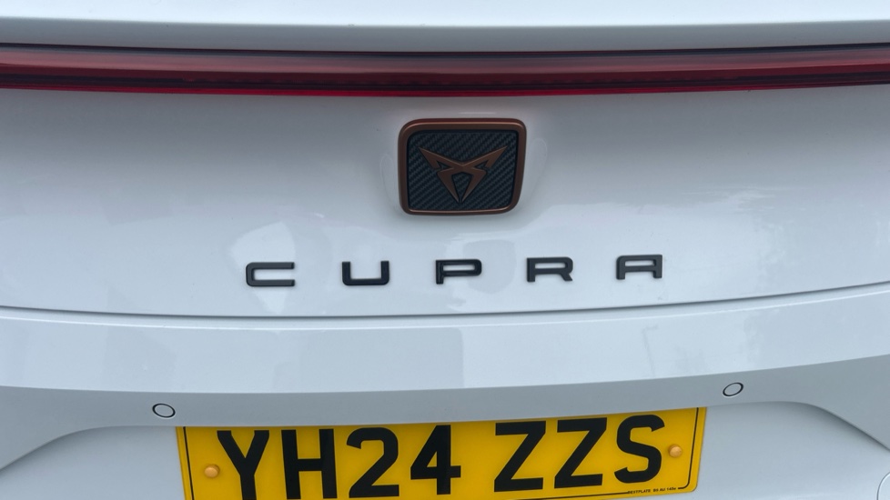 CUPRA Leon 1.5 eTSI V1 Design Edition 5dr DSG Petrol Hatchback - Image 35