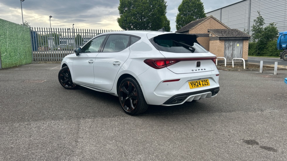 CUPRA Leon 1.5 eTSI V1 Design Edition 5dr DSG Petrol Hatchback - Image 38