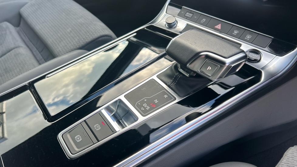 Audi A6 40 TFSI Black Edition 5dr S Tronic [Tech Pack] Petrol Estate - Image 13