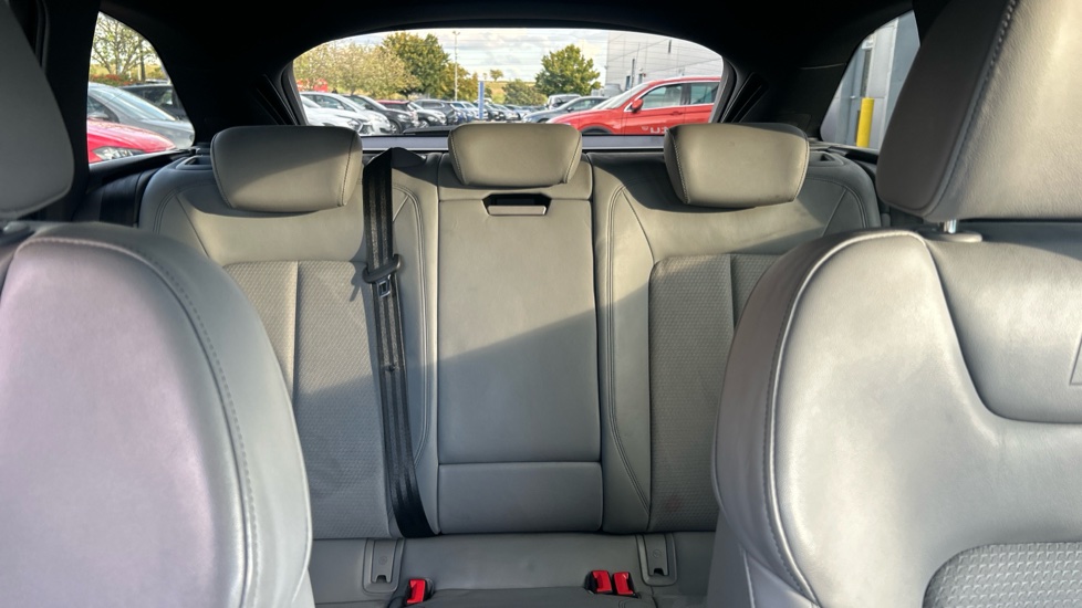 Audi A6 40 TFSI Black Edition 5dr S Tronic [Tech Pack] Petrol Estate - Image 15