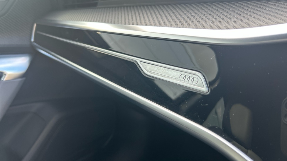 Audi A6 40 TFSI Black Edition 5dr S Tronic [Tech Pack] Petrol Estate - Image 30