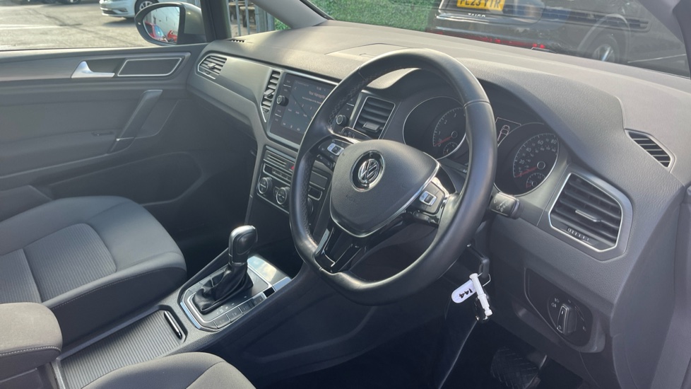 Volkswagen Golf SV 1.5 TSI EVO 130 SE [Nav] 5dr DSG Petrol Hatchback - Image 11