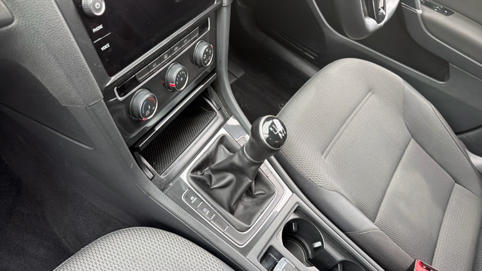 Volkswagen Golf 1.5 TSI EVO SE [Nav] 5dr Petrol Hatchback - Image 13