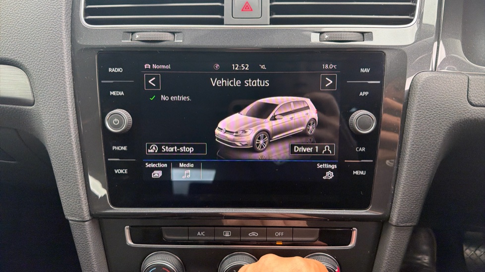 Volkswagen Golf 1.5 TSI EVO SE [Nav] 5dr Petrol Hatchback - Image 36