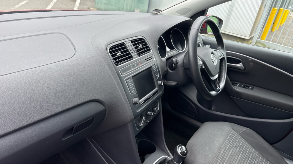 Volkswagen Polo 1.2 TSI SE 5dr Petrol Hatchback - Image 9