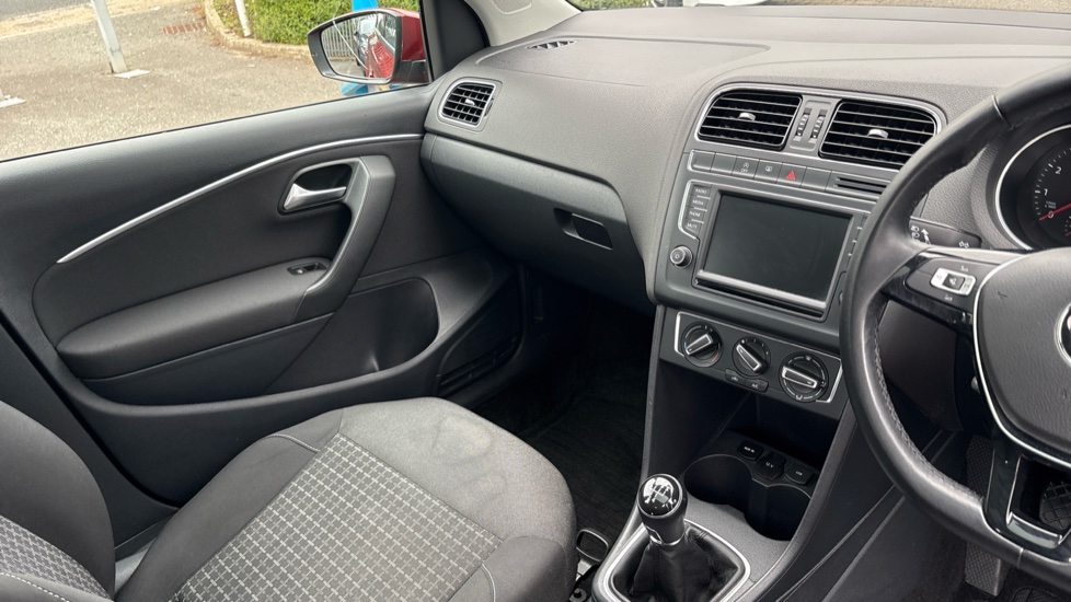 Volkswagen Polo 1.2 TSI SE 5dr Petrol Hatchback - Image 14