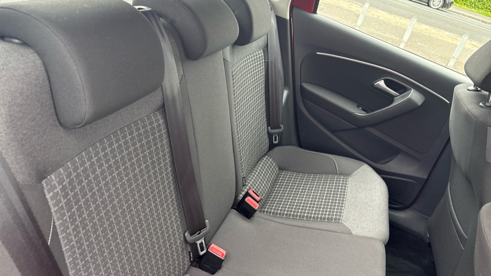 Volkswagen Polo 1.2 TSI SE 5dr Petrol Hatchback - Image 16