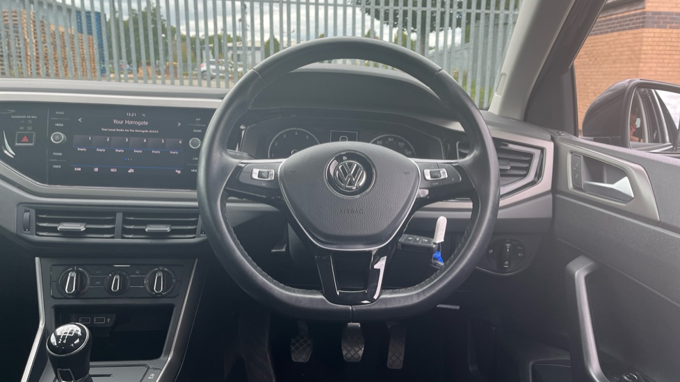 Volkswagen Polo 1.0 TSI 95 SE 5dr Petrol Hatchback - Image 31