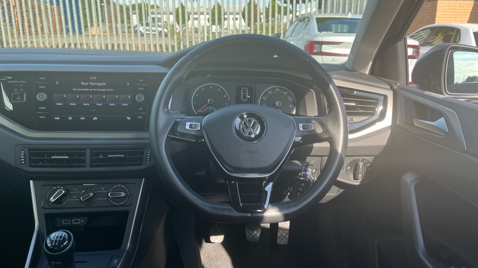 Volkswagen Polo 1.0 TSI 95 SE 5dr Petrol Hatchback - Image 31