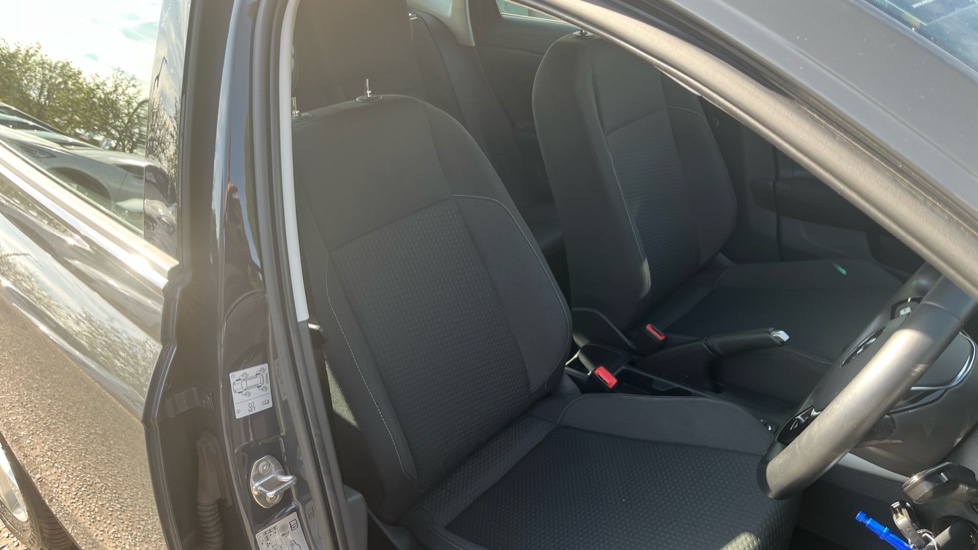 Volkswagen Polo 1.0 TSI 95 SE 5dr Petrol Hatchback - Image 33