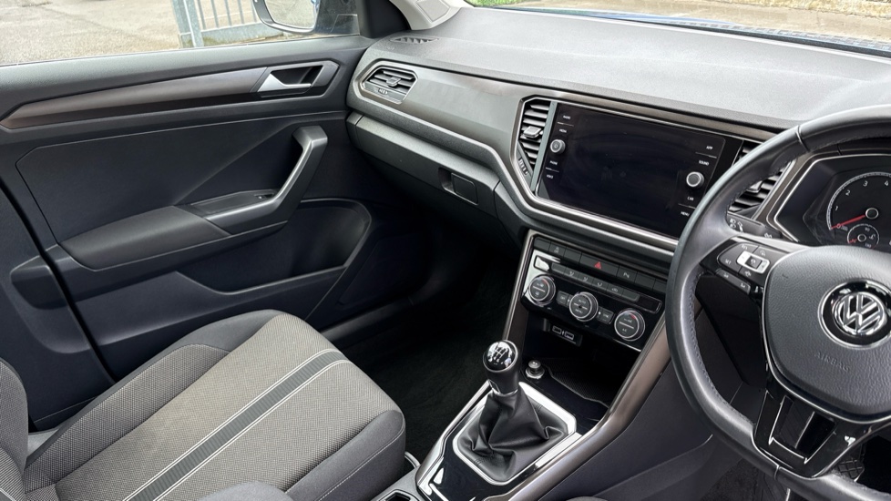Volkswagen T-Roc 1.0 TSI SE 5dr Petrol Hatchback - Image 14