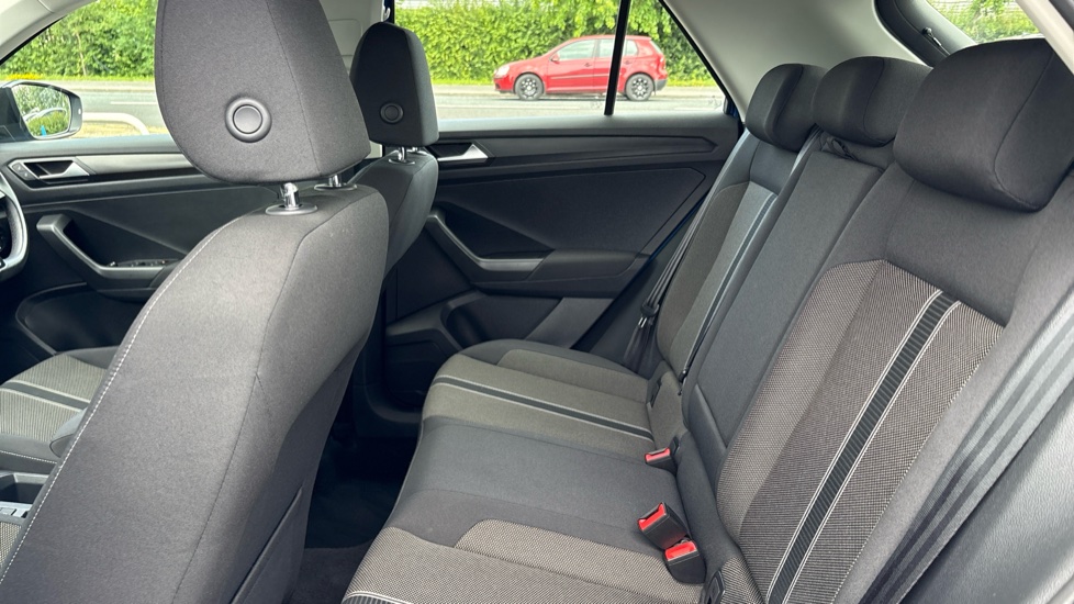 Volkswagen T-Roc 1.0 TSI SE 5dr Petrol Hatchback - Image 16