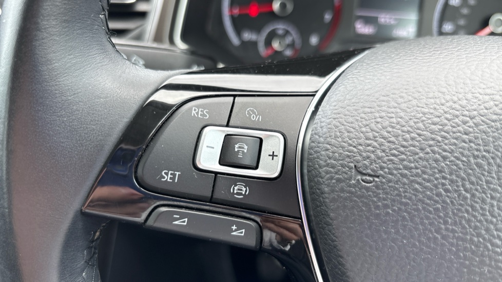 Volkswagen T-Roc 1.0 TSI SE 5dr Petrol Hatchback - Image 35