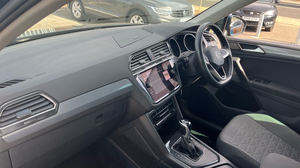 Volkswagen Tiguan 1.5 TSI 150 Life 5dr DSG Petrol Estate - Image 2