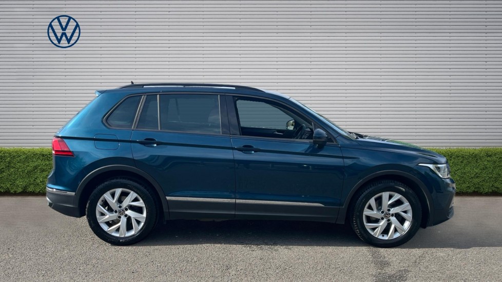 Volkswagen Tiguan 1.5 TSI 150 Life 5dr DSG Petrol Estate - Image 4