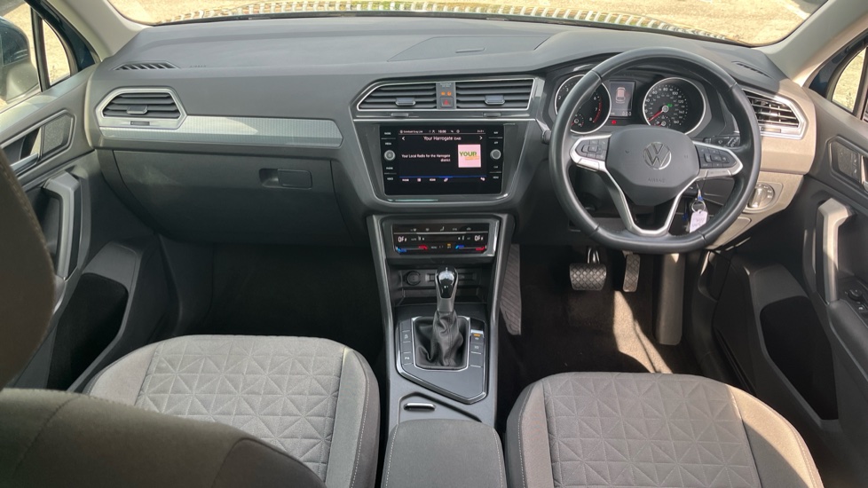 Volkswagen Tiguan 1.5 TSI 150 Life 5dr DSG Petrol Estate - Image 9