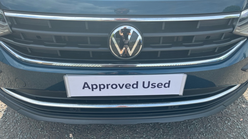 Volkswagen Tiguan 1.5 TSI 150 Life 5dr DSG Petrol Estate - Image 22