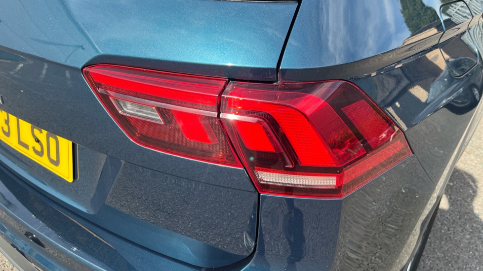 Volkswagen Tiguan 1.5 TSI 150 Life 5dr DSG Petrol Estate - Image 28