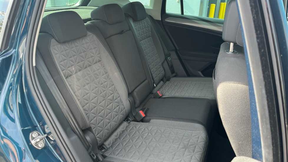 Volkswagen Tiguan 1.5 TSI 150 Life 5dr DSG Petrol Estate - Image 30