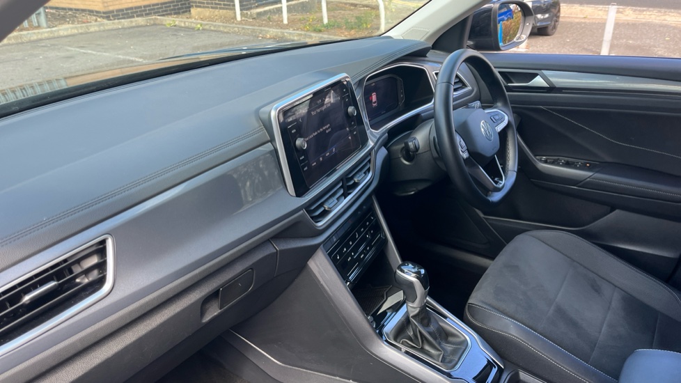 Volkswagen T-Roc 1.5 TSI Style 5dr DSG Petrol Hatchback - Image 2