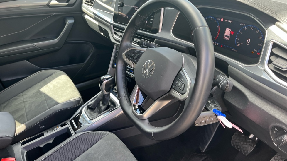 Volkswagen T-Roc 1.5 TSI Style 5dr DSG Petrol Hatchback - Image 6