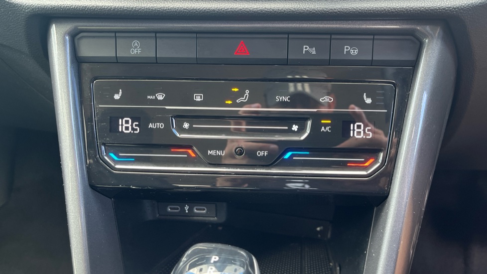 Volkswagen T-Roc 1.5 TSI Style 5dr DSG Petrol Hatchback - Image 13