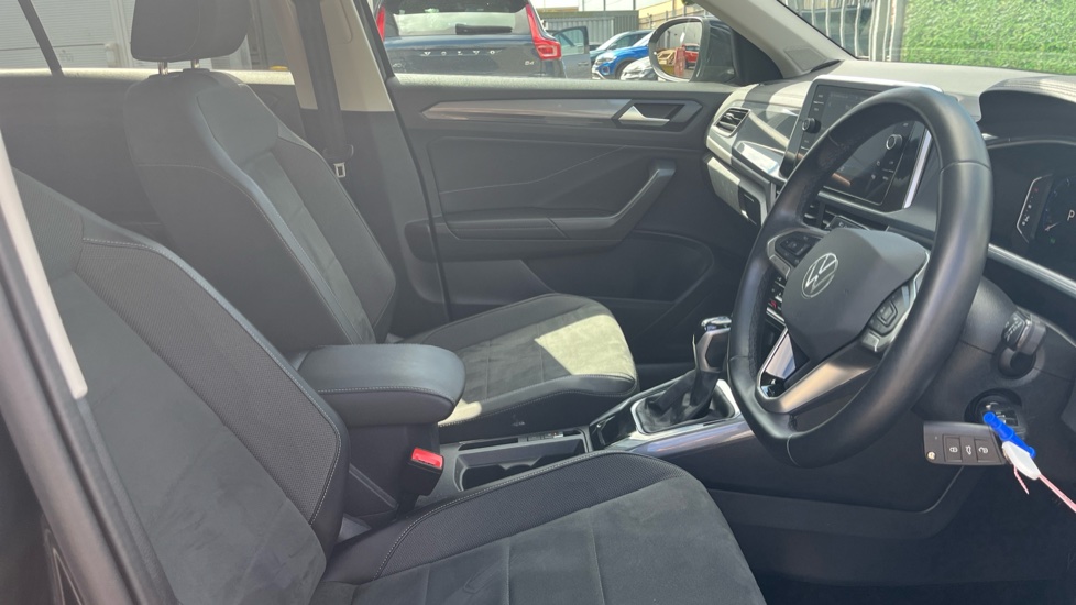 Volkswagen T-Roc 1.5 TSI Style 5dr DSG Petrol Hatchback - Image 15