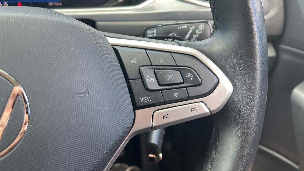 Volkswagen T-Roc 1.5 TSI Style 5dr DSG Petrol Hatchback - Image 18